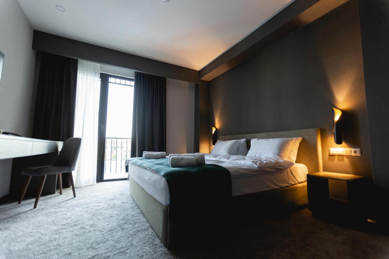 Отель West Georgia 4*